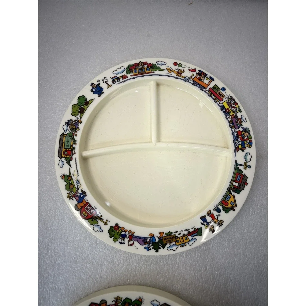 Vintage Superseal Walt Disney Plastic Children's Dinnerwear Kitchen Plate